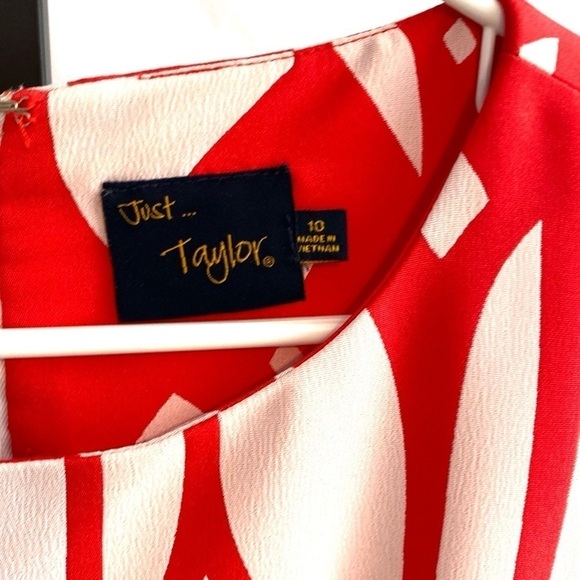 Red and white printed dress - Picture 3 of 6